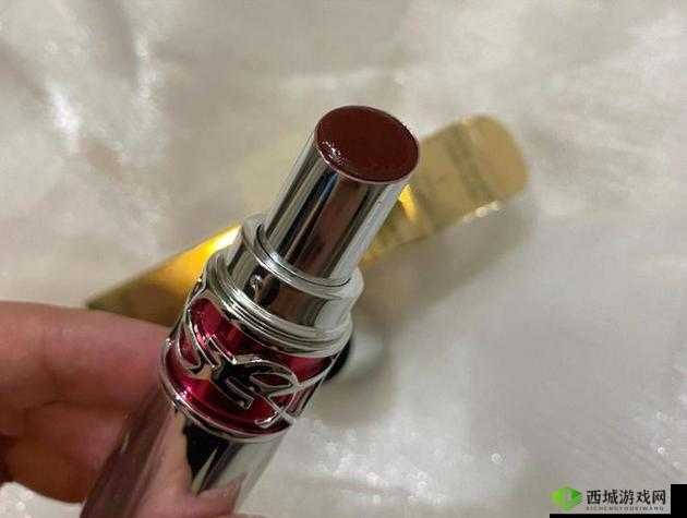 YSL 水蜜桃色推荐 B8：打造甜美妆容必备